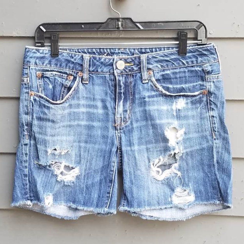American Eagle Live Your Life Distressed Jean Shorts size 2